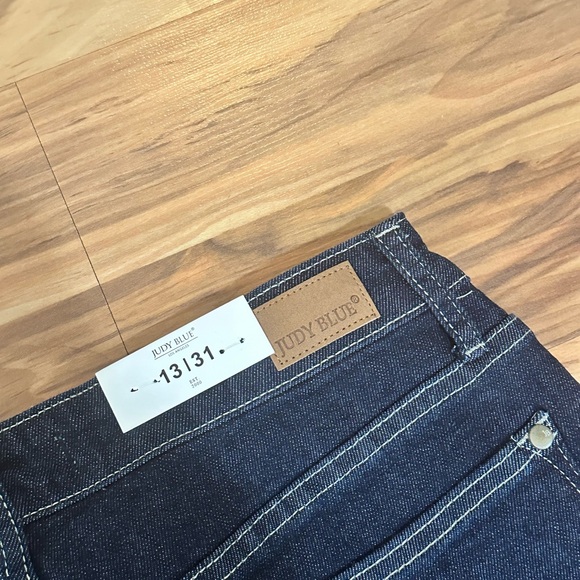 Judy Blue Woman’s High Waist Mom Jeans 13/31 - Picture 6 of 8